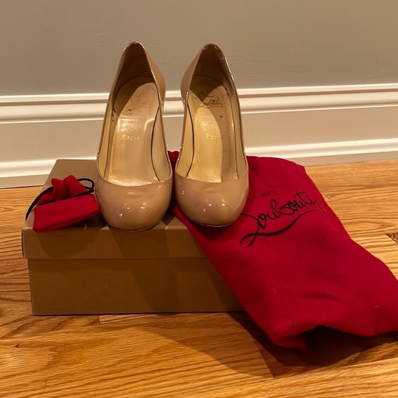 Louboutin Simple Pump in Nude Patent Calf - sz 36 - Picture 6 of 6